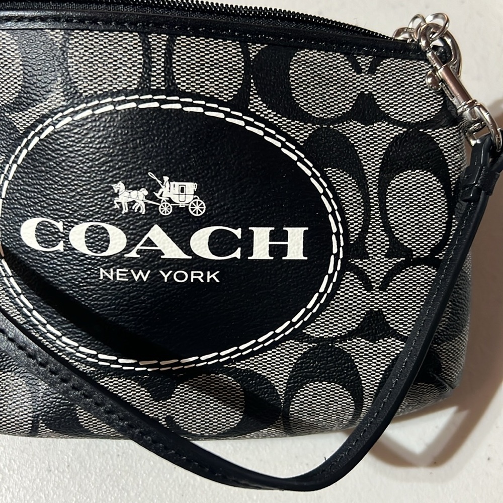 Coach Small Purse - Picture 4 of 4